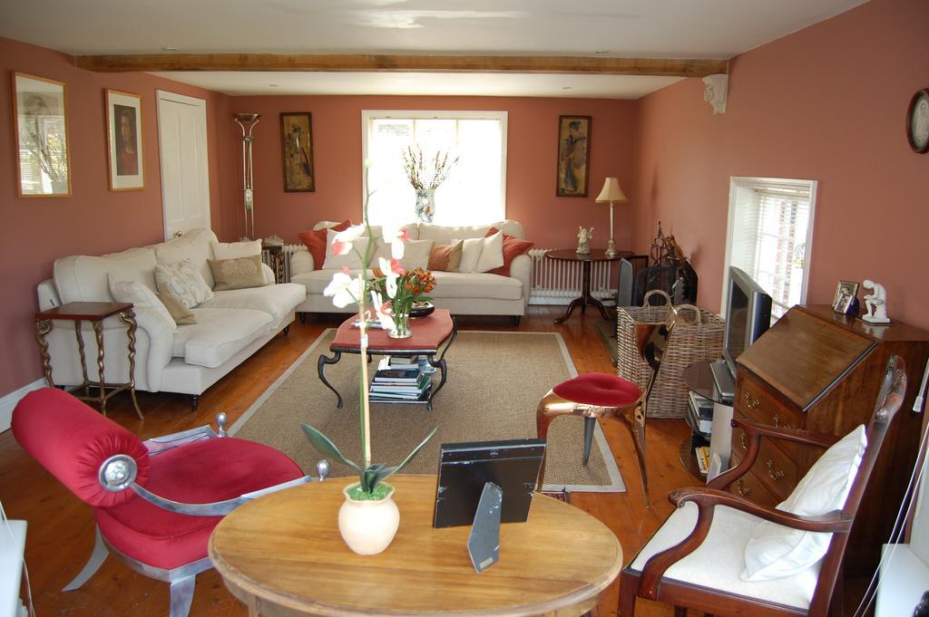 Pickwick House Bed & Breakfast Stoke by Clare Luaran gambar